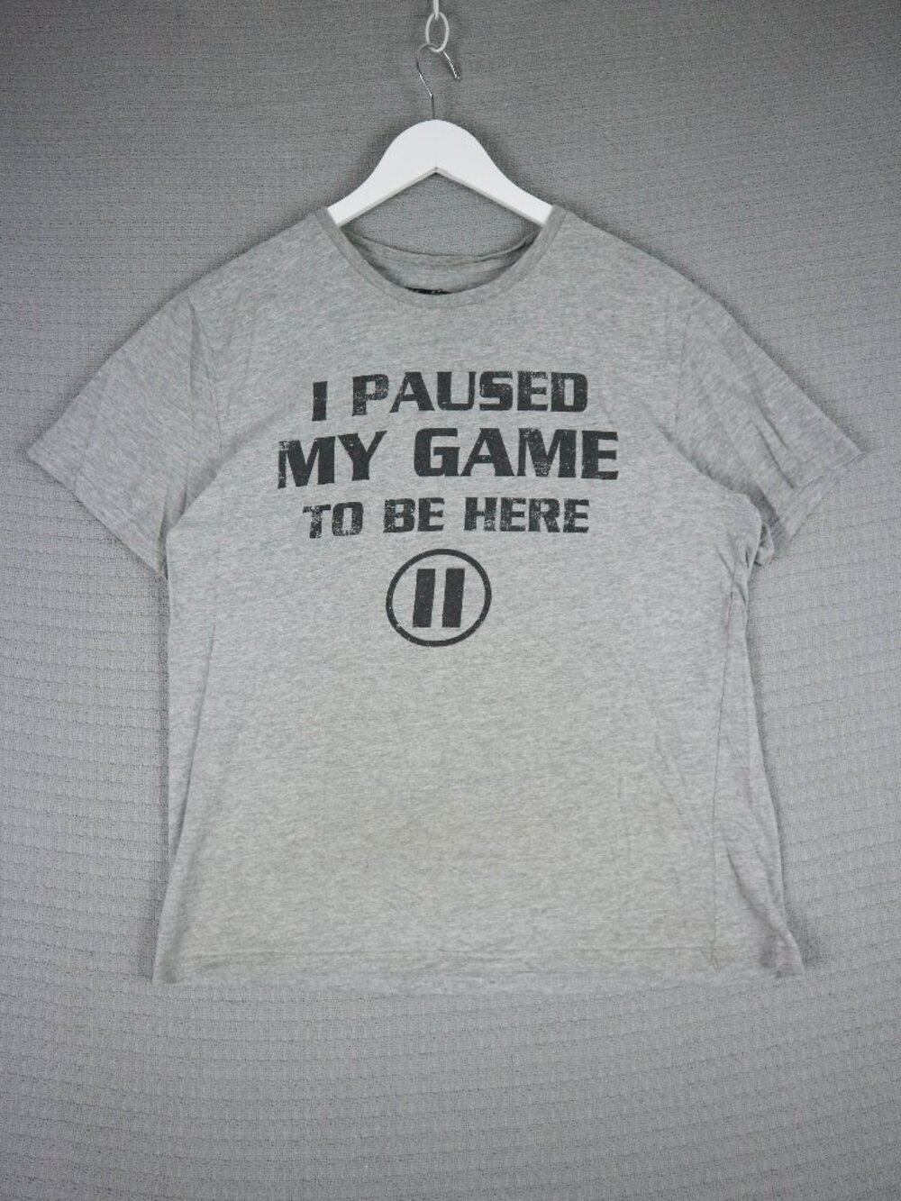 I paused my Game to be Here Humour Tee Action Apparel Medium